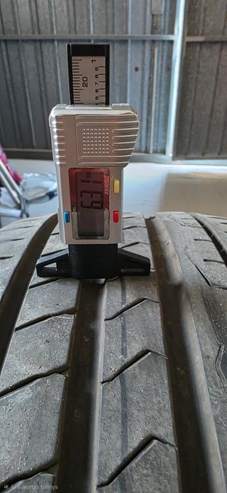 Neumático Continental 235/55 R18 V