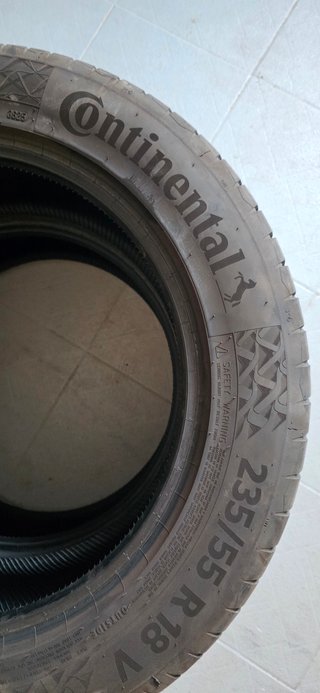 Neumático Continental 235/55 R18 V