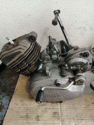 Motor Derbi Tricampeona con carburador