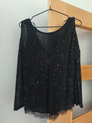 Blusa Zara pedrería negra