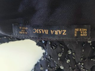 Blusa Zara pedrería negra
