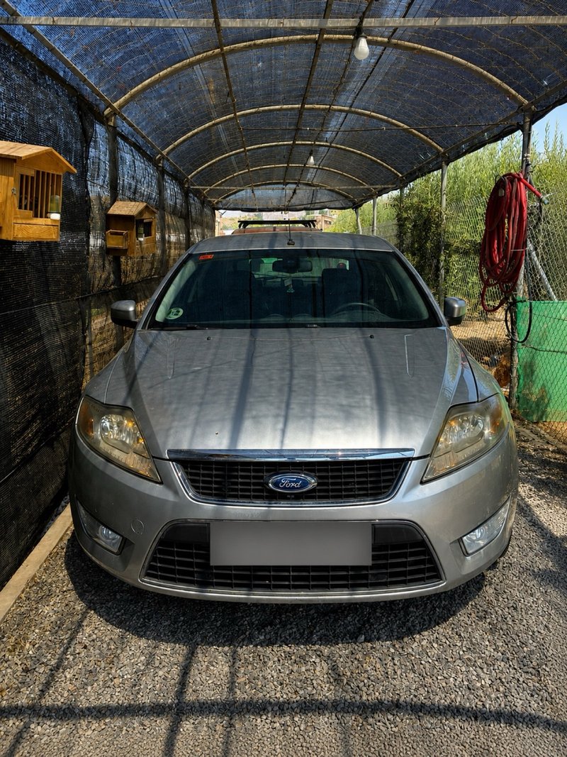 Ford Mondeo 2010 - foto 1