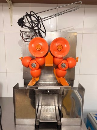 Exprimidora automática de naranjas profesional