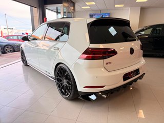 Volkswagen Golf GTI TCR Akra y Techo