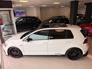 Volkswagen Golf GTI TCR Akra y Techo