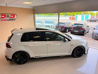 Volkswagen Golf GTI TCR Akra y Techo