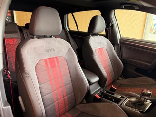 Volkswagen Golf GTI TCR Akra y Techo