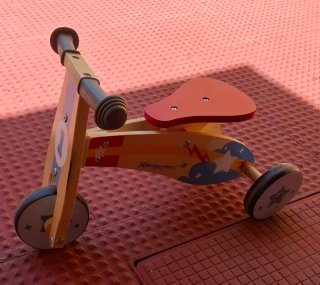 Bici de madera para niños