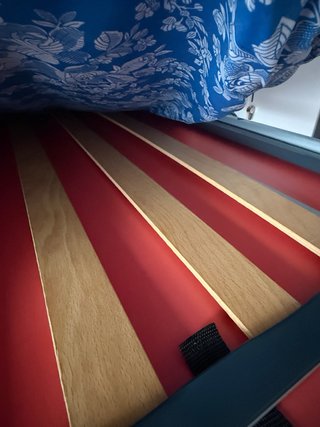 Cama individual abatible con escritorio
