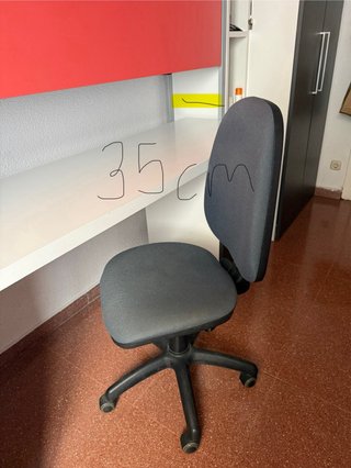 Cama individual abatible con escritorio
