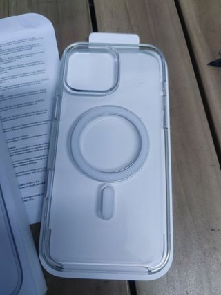 Apple Funda transparente con MagSafe para el iPhone 16 Pro Max