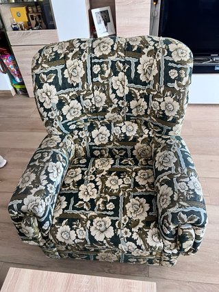 Se regala !!!! Sofá de tela floral