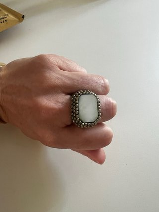 Anillo plateado piedra madreperla