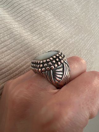 Anillo plateado piedra madreperla