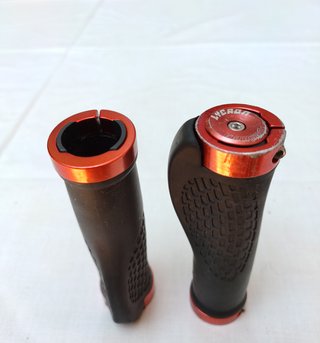 Puños Lycaon ergonómicos 31.8 mm