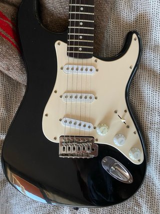 Guitarra Eléctrica Squier by Fender Negra