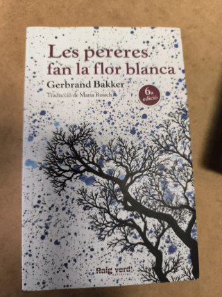 Les pereres fan la flor blanca