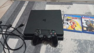 PS4 Slim Nera + 4 Giochi