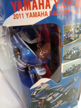 Maqueta Moto Yamaha YZR-M1 1:12