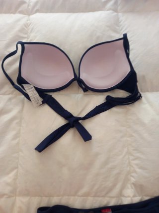 Bikini azul con pedrería y corazón