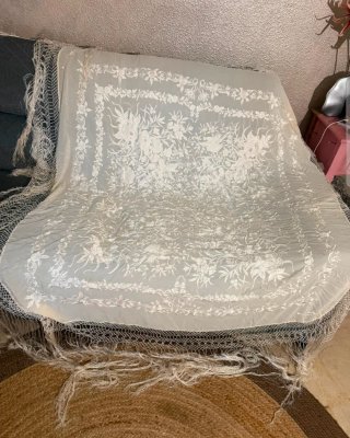 Mantón Manila Seda Beige bordado