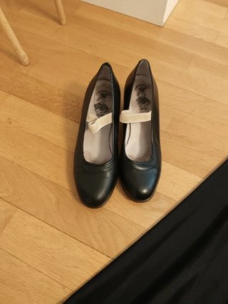 Falda Flamenco Negra y zapatos flamenco talla36