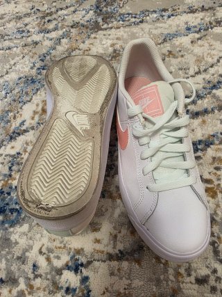 Nike Court Royale