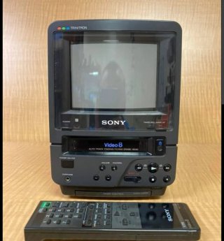 Sony Trinitron Video 8 TV/VCR Combo