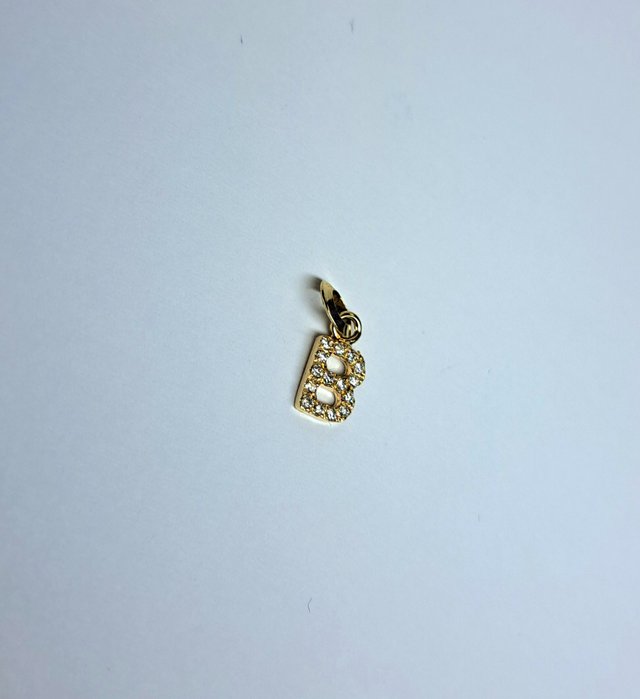CHARM Letra B Oro 18K