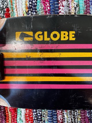Longboard Globe Rayas Colores