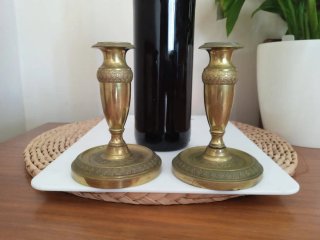 Pareja antiguos candelabros porta velas bronce