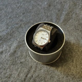 Reloj Casio Quartz Plata y Blanco