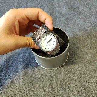 Reloj Casio Quartz Plata y Blanco