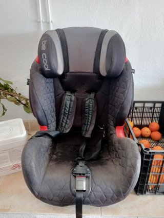 Silla de coche para niño para cinturón.