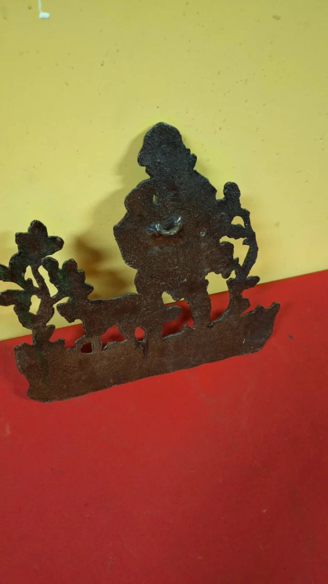 Escultura bajo relieve cazador y perro