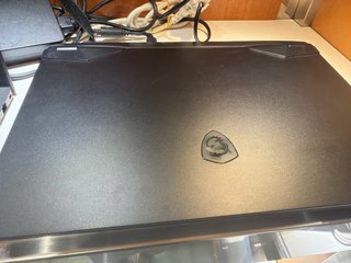 Portátil Gamer MSI GP76 Leopard 11UG