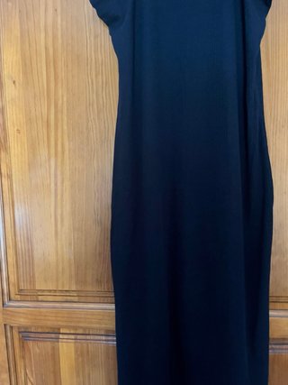 Vestido largo negro sin mangas