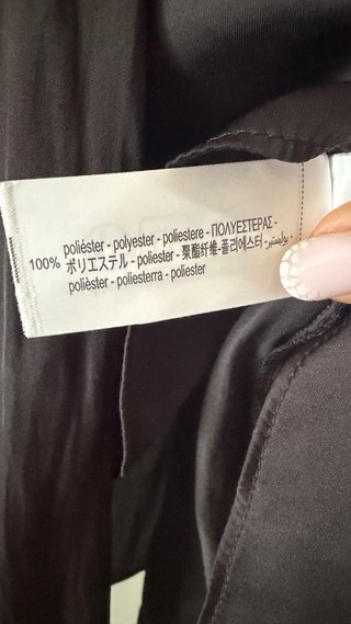 Blusa satinada negra manga larga “Zara”