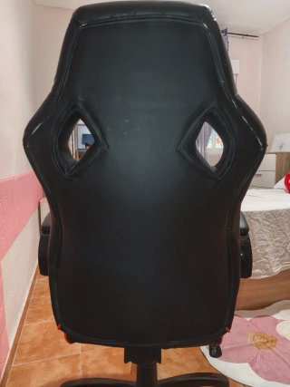 Silla de oficina negra y naranja