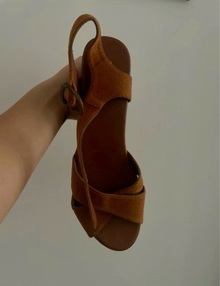 Sandalias cuña ante marrón