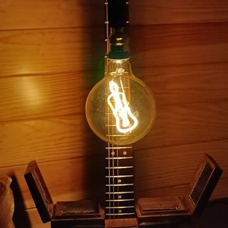 Candeeiro Braço Guitarra C/ Base Guarda-Joias