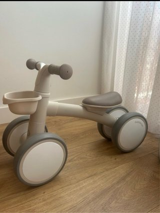 Bicicleta correpasillos 4 ruedas