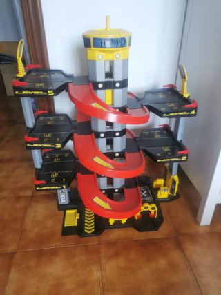 Parking infantil de plástico