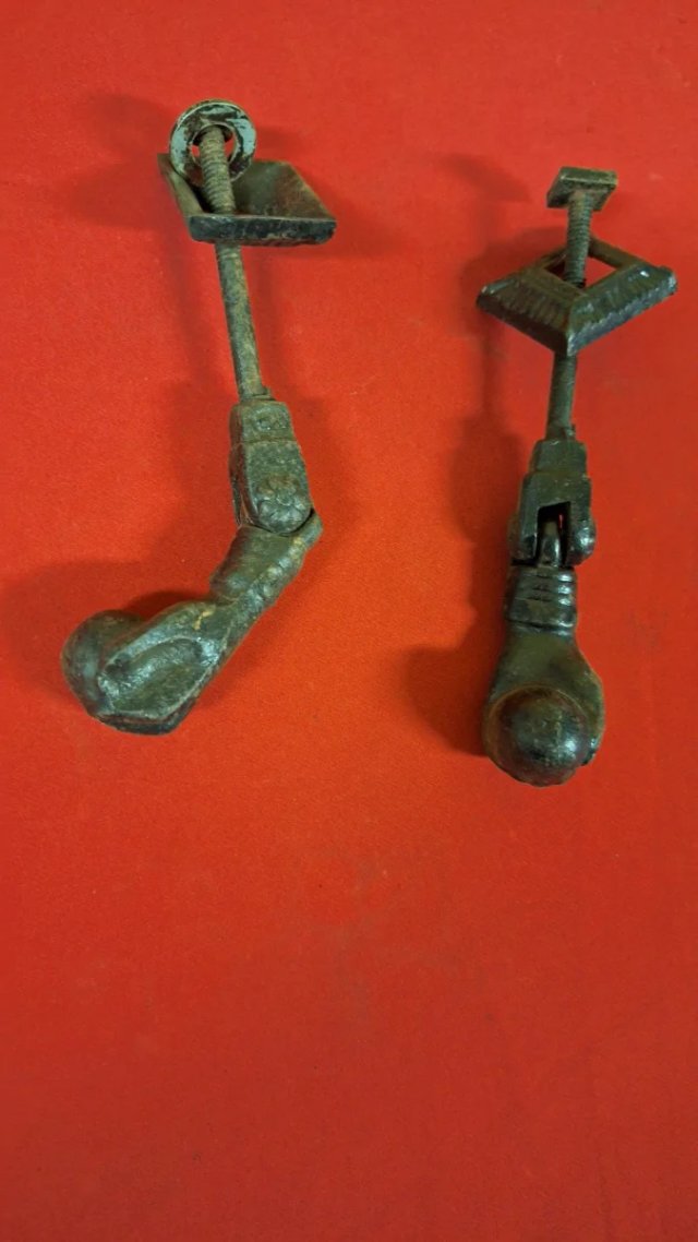 2 llamadores de puerta mano