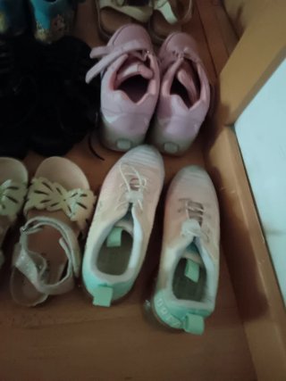 Lote de zapatos niña