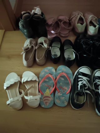 Lote de zapatos niña