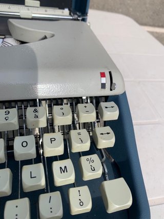 Macchina da scrivere Antares vintage con custodia