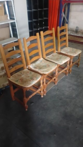 Mueble provenzal + mesa +sofás 3 y 2, y Sillas 4