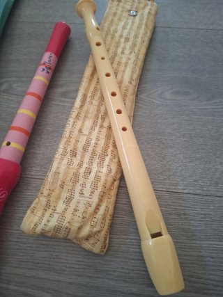 Lote 3 Flautas dulces (2 de plástico, 1 madera