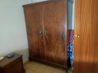 Muebles de madera de cerezo antiguos